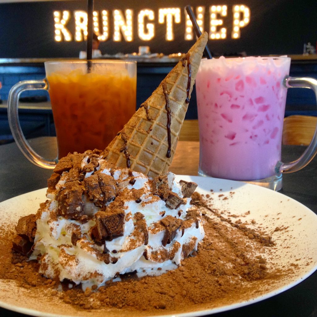 First date ideas in Orlando - lunch and dessert at KrungThep Tea Time