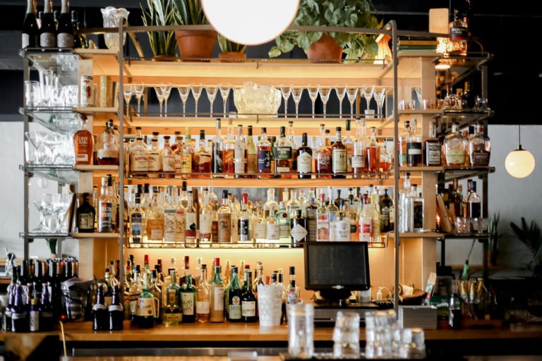 Meet for Drinks: Our Favorite Cocktail Bar Happy Hours in Orlando