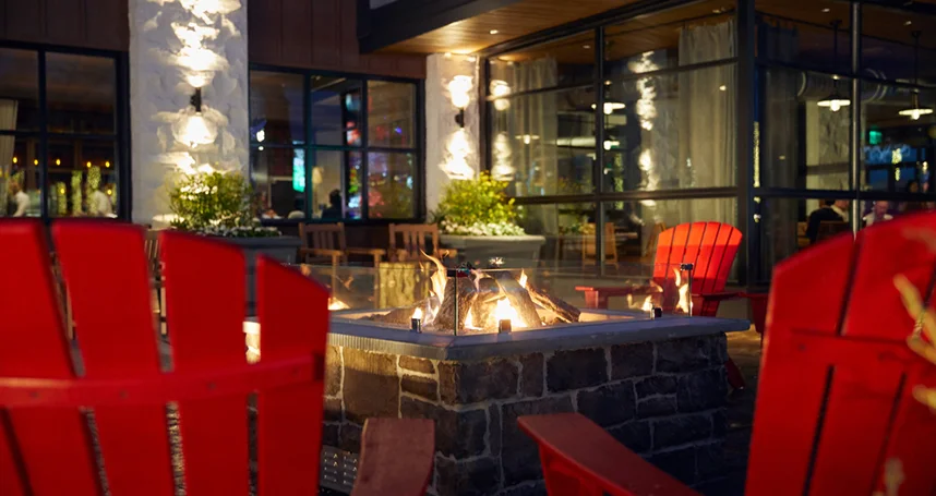 https://www.orlandodatenightguide.com/wp-content/uploads/2019/12/fireside-dining-in-orlando-bigfirecitywalk.jpg.webp