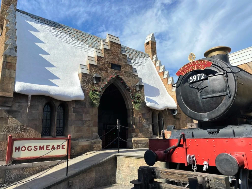 Guide to Harry Potter Christmas at Universal Orlando Resort 2024