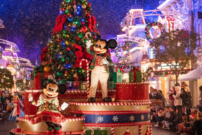 Disneyland Mickey's Christmas Party 2024 - Ede Mabelle