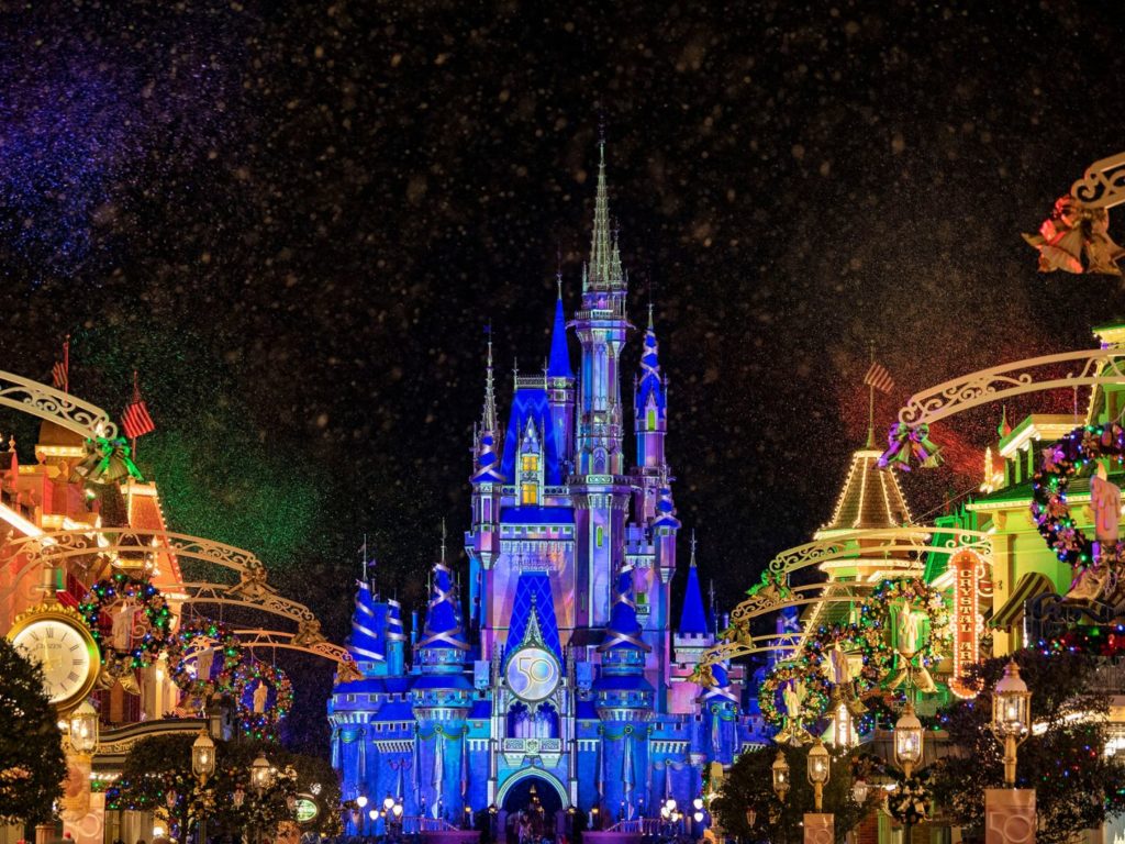Expert Tips for Date Night at Mickey’s Very Merry Christmas Party