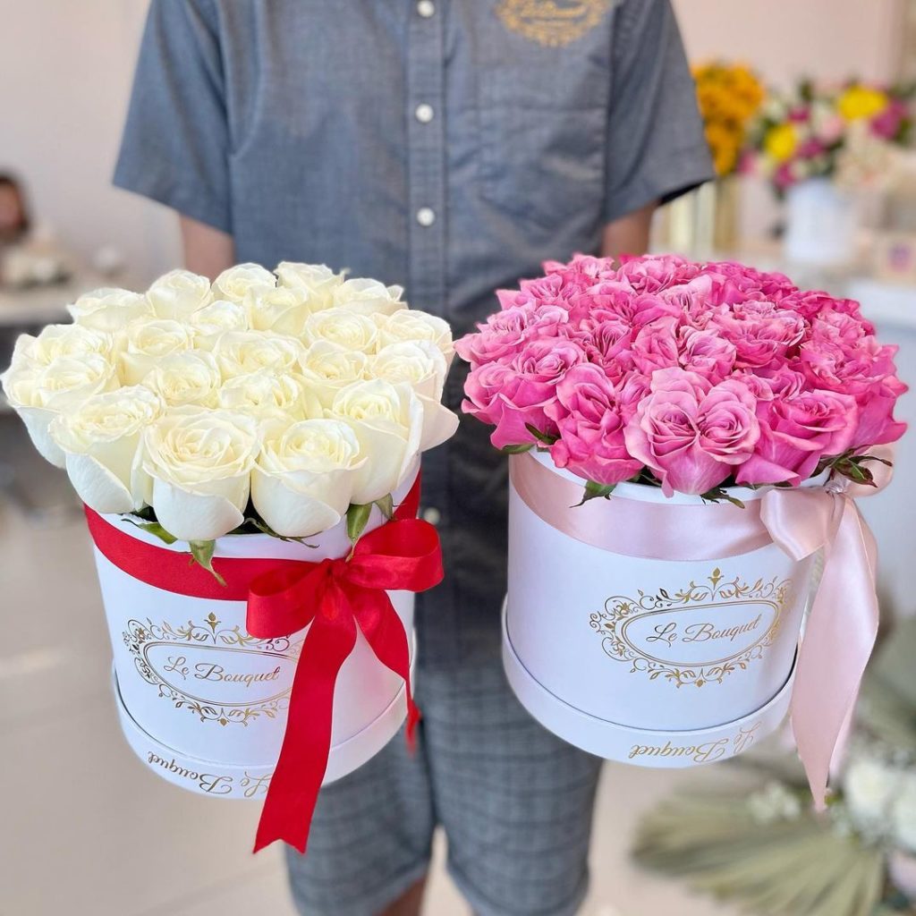 white and pink roses for valentine's day in le bouquet orlando white boxes